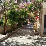 Alegria House With Gardens Near Portoheli 度假居 *