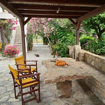 Vakantiehuis Alegria House With Gardens Near Portoheli *