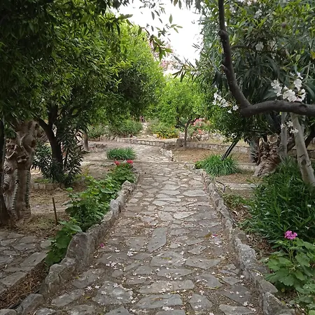 Alegria House With Gardens Near Portoheli Vakantiehuis Kranídion