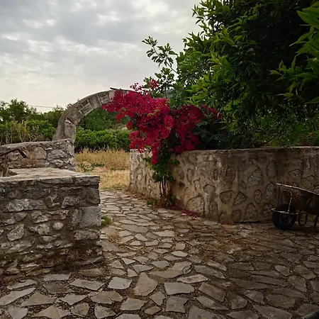 Alegria House With Gardens Near Portoheli كرانديون