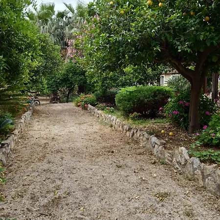 Alegria House With Gardens Near Portoheli Feriehus Kranidi