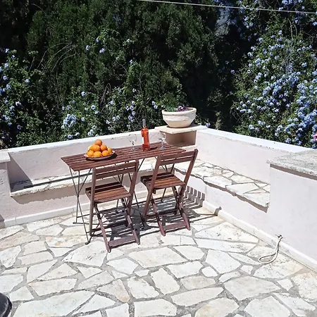 Alegria House With Gardens Near Portoheli بيت للعطل كرانديون