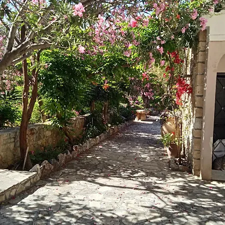 Alegria House With Gardens Near Portoheli بيت للعطل *