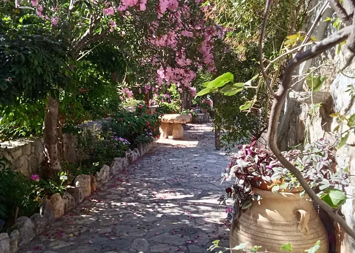 Alegria House With Gardens Near Portoheli * Кранидион